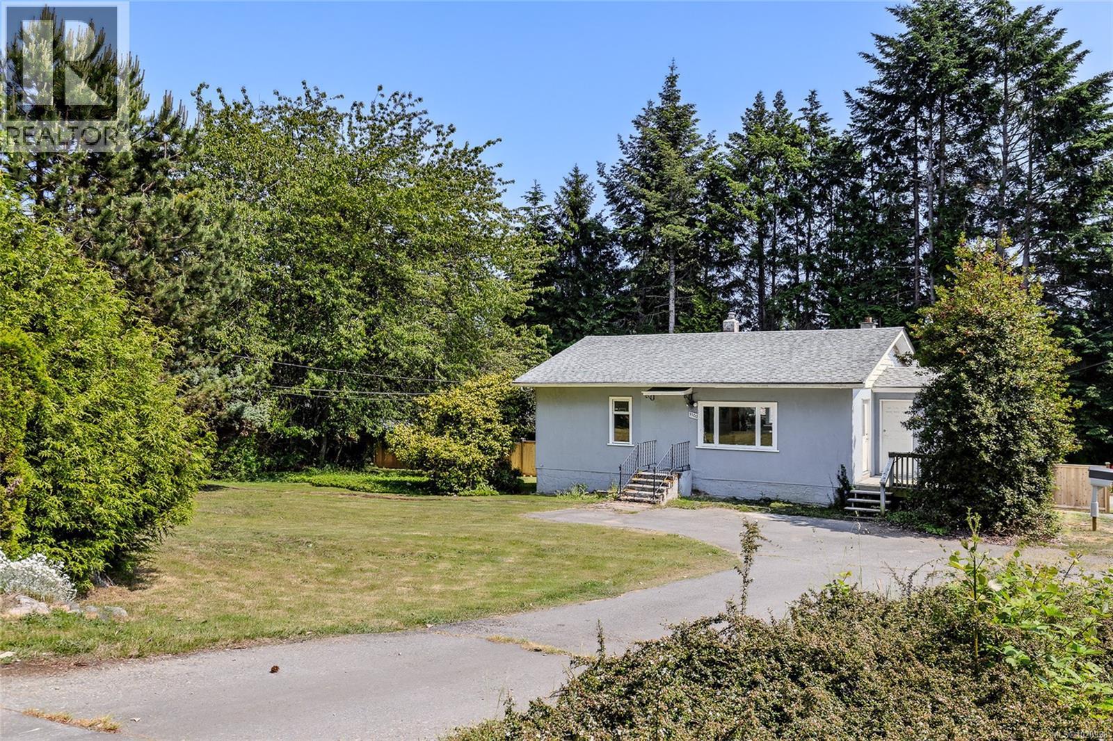 3500 Hammond Bay Rd, Nanaimo, BC - Outdoor