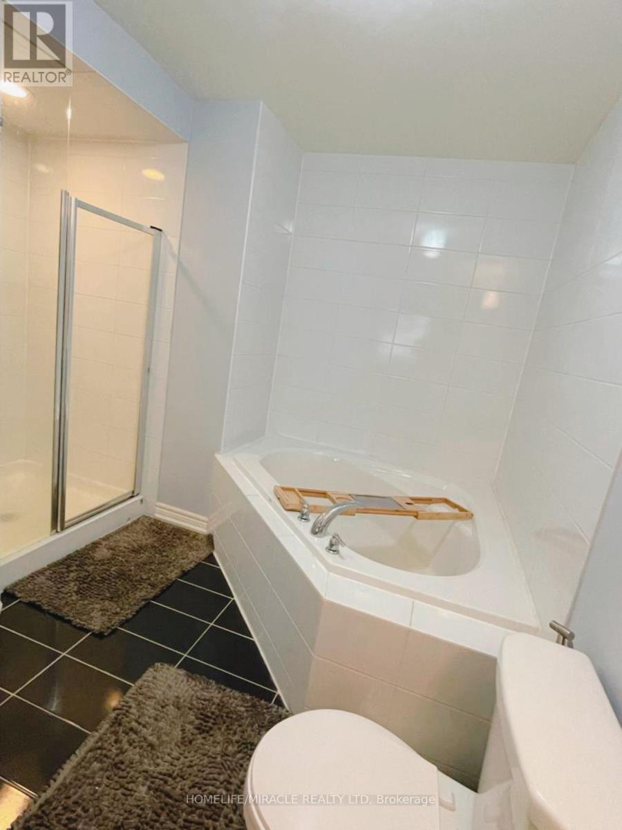 277 Remembrance Road, Brampton, ON - Indoor Photo Showing Bathroom