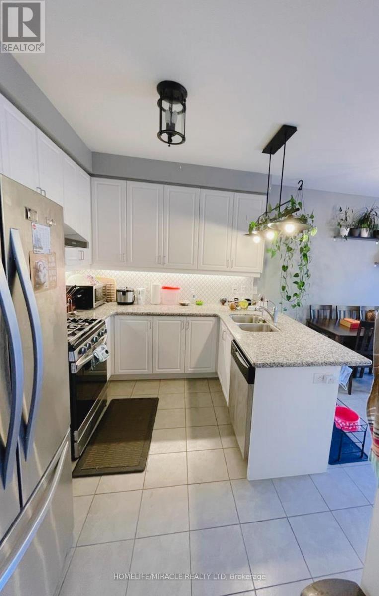 277 Remembrance Road, Brampton, ON - Indoor Photo Showing Kitchen