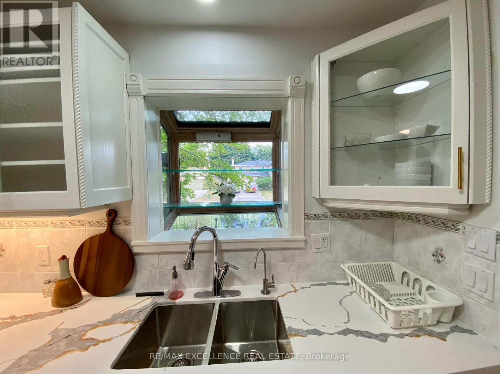 485 Gowland Crescent, Milton, ON - Indoor Photo Showing Kitchen