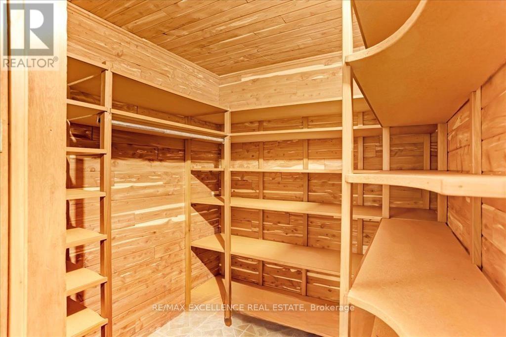485 Gowland Crescent, Milton, ON - Indoor With Storage