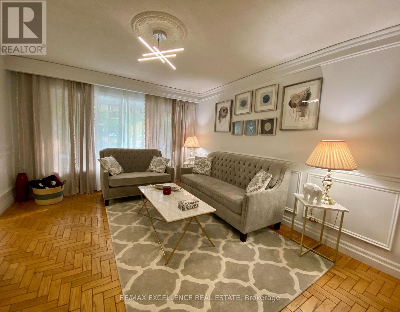 485 Gowland Crescent, Milton, ON - Indoor Photo Showing Living Room