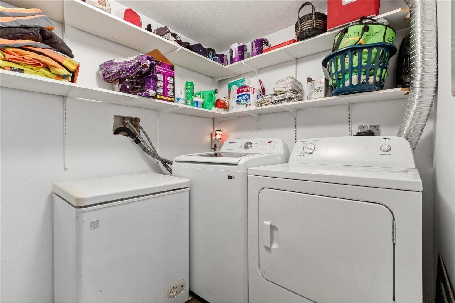 111 7694 Evans Road|Sardis West Vedder, Chilliwack, BC - Indoor Photo Showing Laundry Room