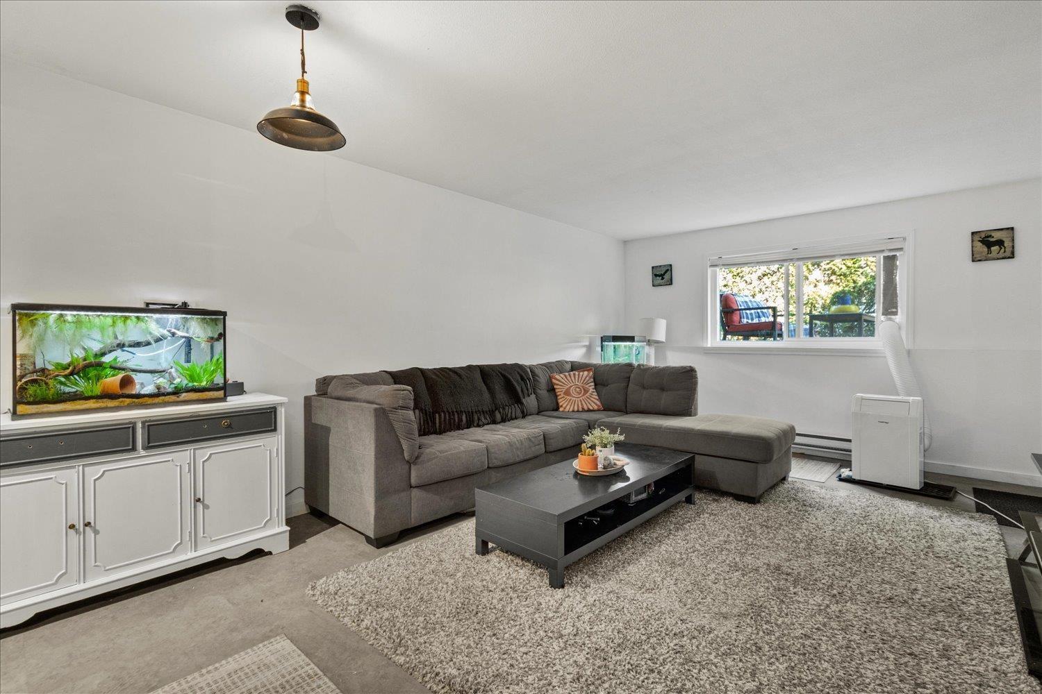 111 7694 Evans Road|Sardis West Vedder, Chilliwack, BC - Indoor Photo Showing Living Room