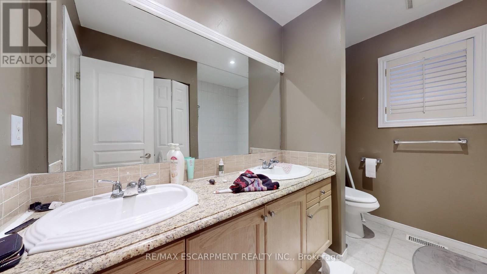 Upper - 219 Kitty Murray Lane, Hamilton, ON - Indoor Photo Showing Bathroom