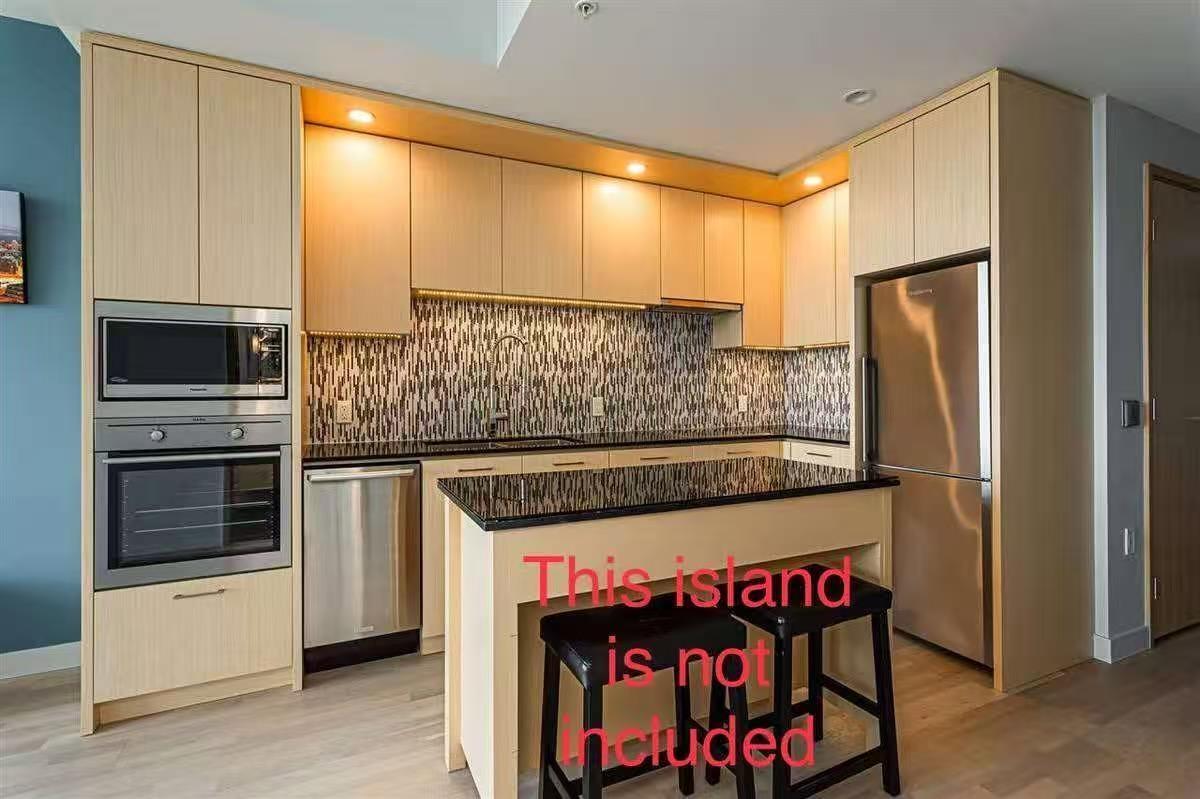 13495 Central Avenue, Surrey, BC - Indoor Photo Showing Kitchen