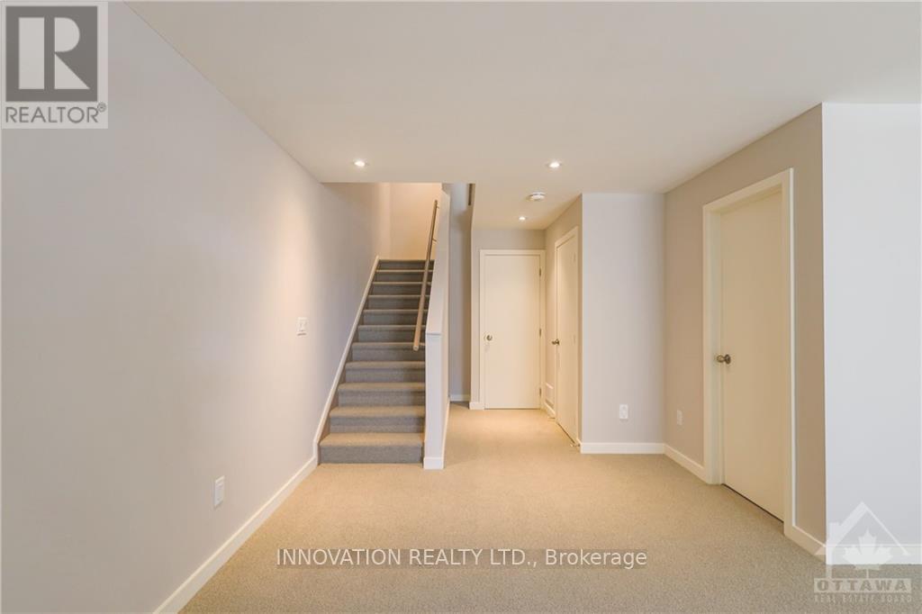 902 Chipping Circle, Ottawa, ON - Indoor Photo Showing Other Room