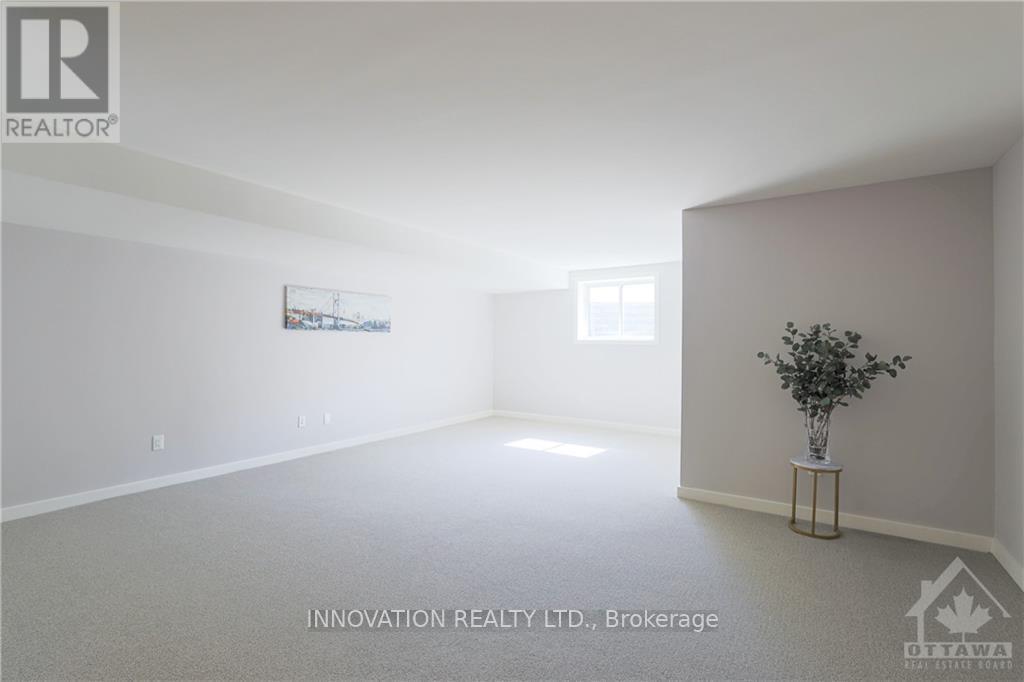 902 Chipping Circle, Ottawa, ON - Indoor Photo Showing Other Room