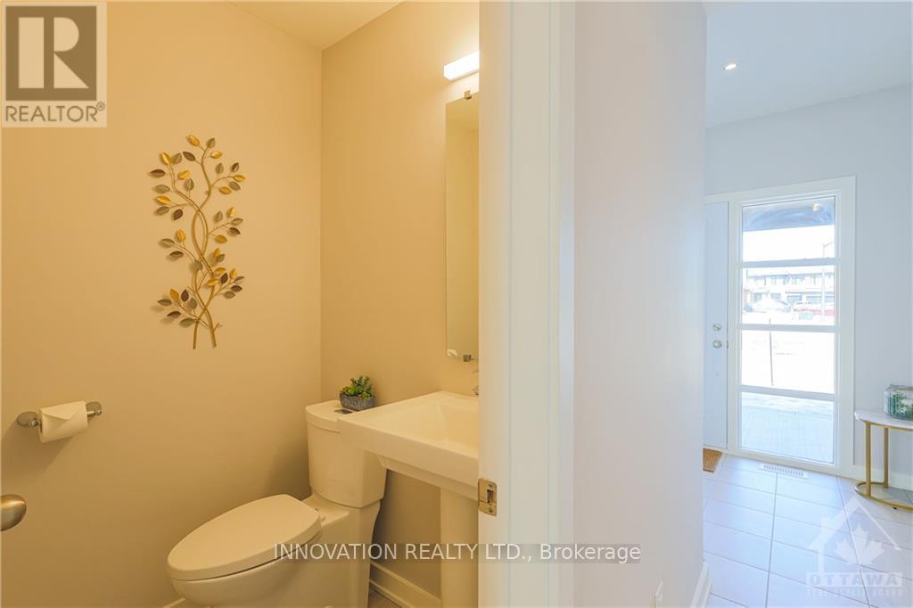 902 Chipping Circle, Ottawa, ON - Indoor Photo Showing Bathroom