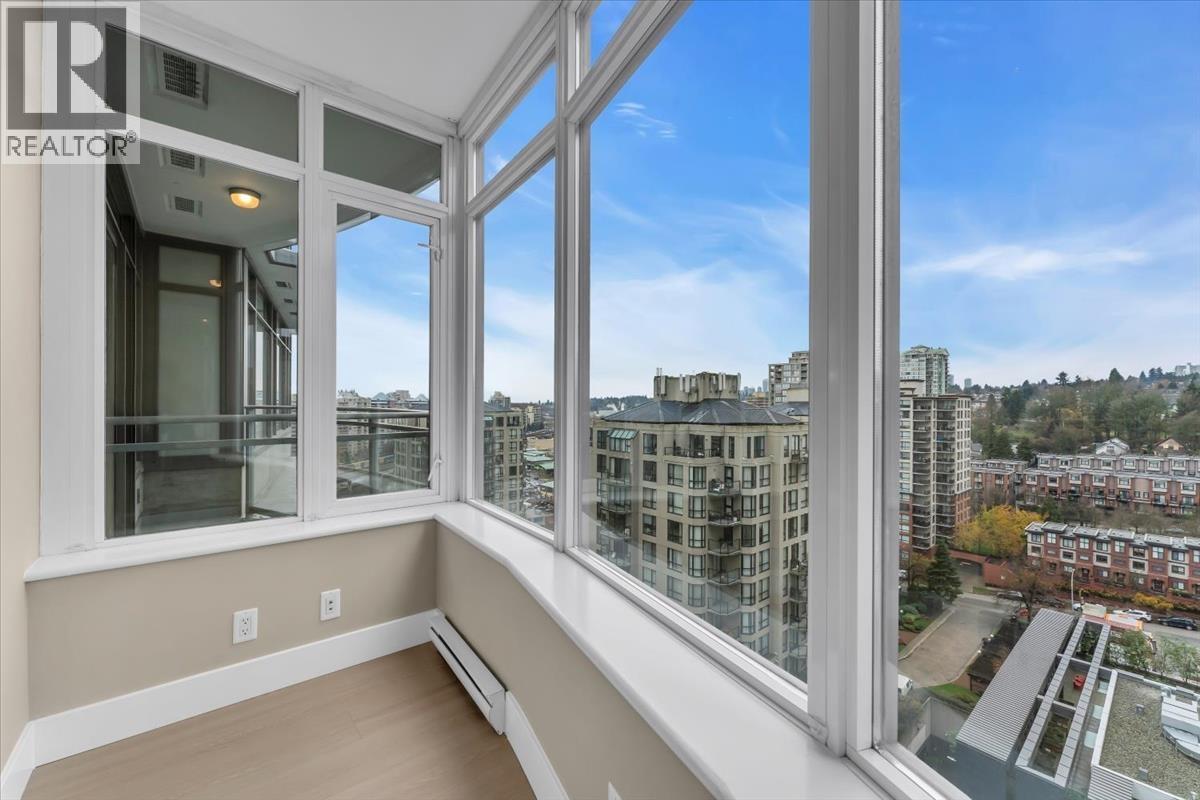 2007 892 Carnarvon Street, New Westminster, BC - With Balcony With View With Exterior