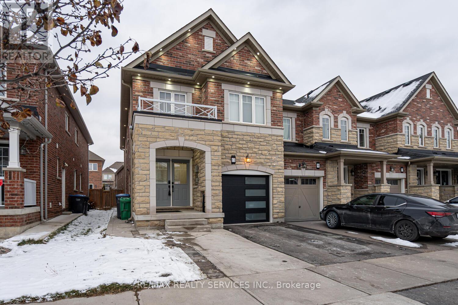 11 Hoover Road, Brampton, ON - Outdoor With Facade