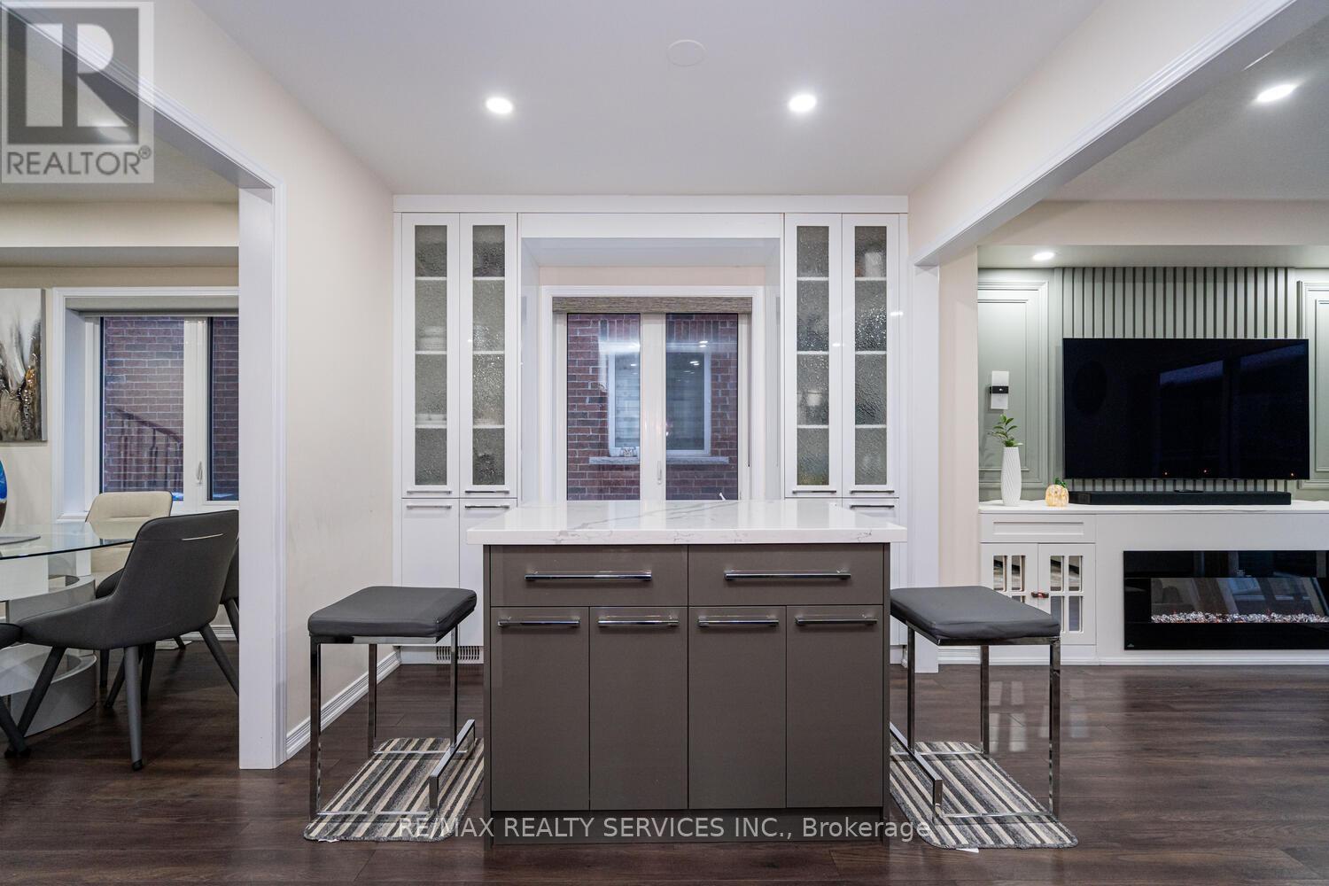 11 Hoover Road, Brampton, ON - Indoor