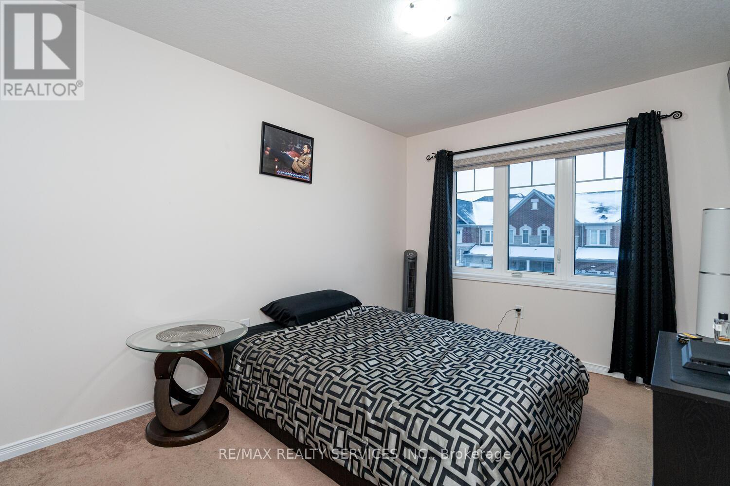 11 Hoover Road, Brampton, ON - Indoor Photo Showing Bedroom