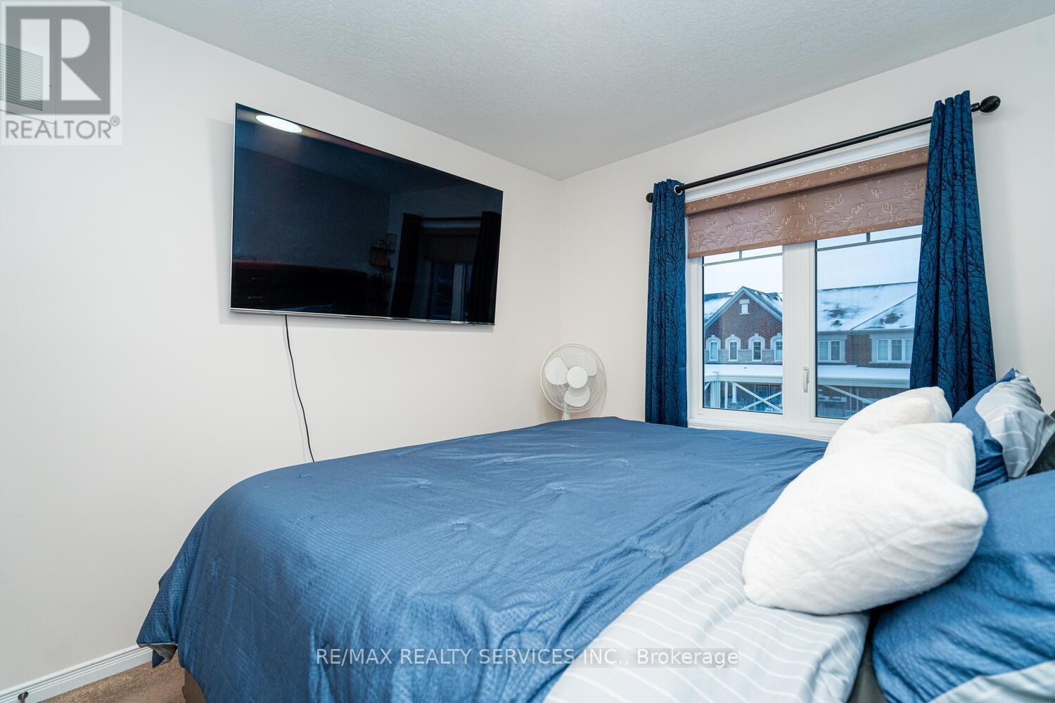 11 Hoover Road, Brampton, ON - Indoor Photo Showing Bedroom
