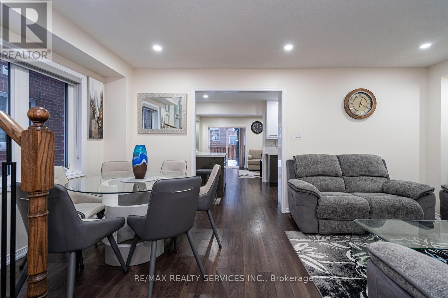 11 Hoover Road, Brampton, ON - Indoor