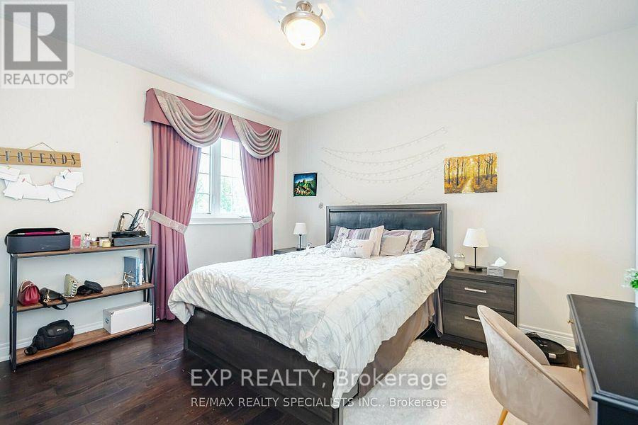 Main - 448 Dougall Avenue, Caledon, ON - Indoor Photo Showing Bedroom