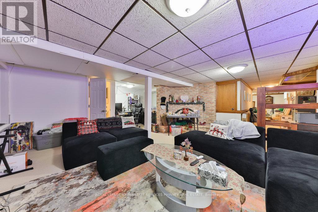 386 Pinetree Way, Mississauga, ON - Indoor