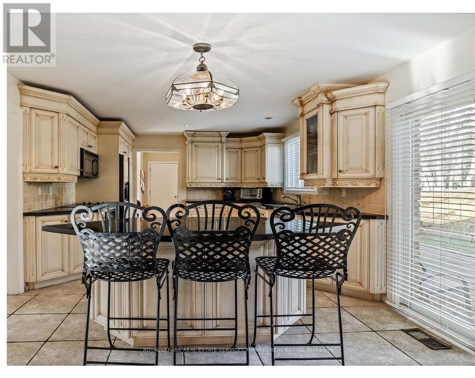 386 Pinetree Way, Mississauga, ON - Indoor