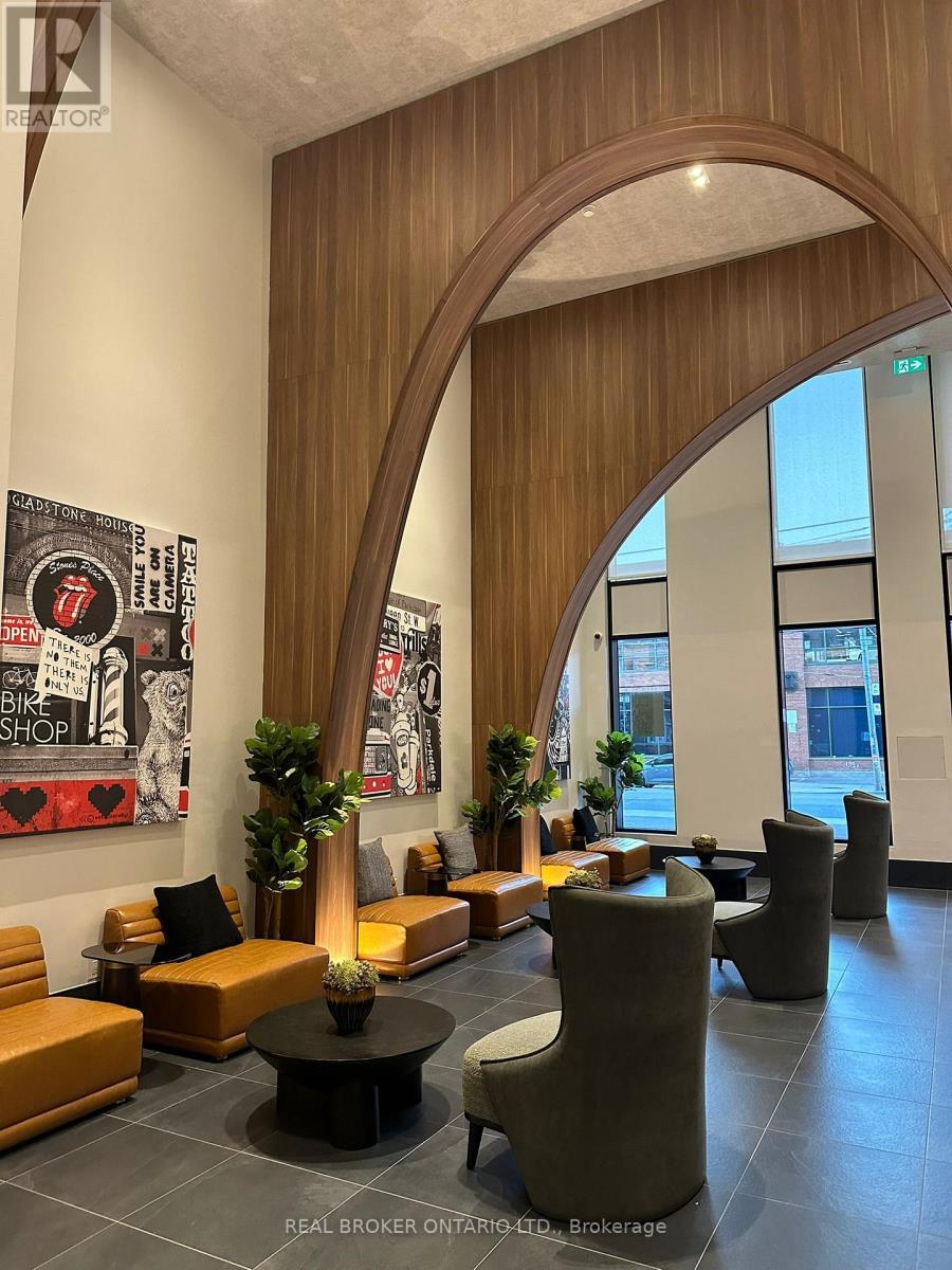 820 - 270 Dufferin Street, Toronto, ON - Indoor Photo Showing Other Room