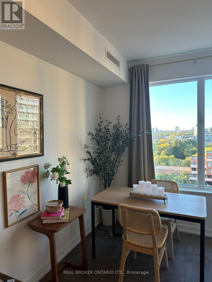 820 - 270 Dufferin Street, Toronto, ON - Indoor Photo Showing Other Room