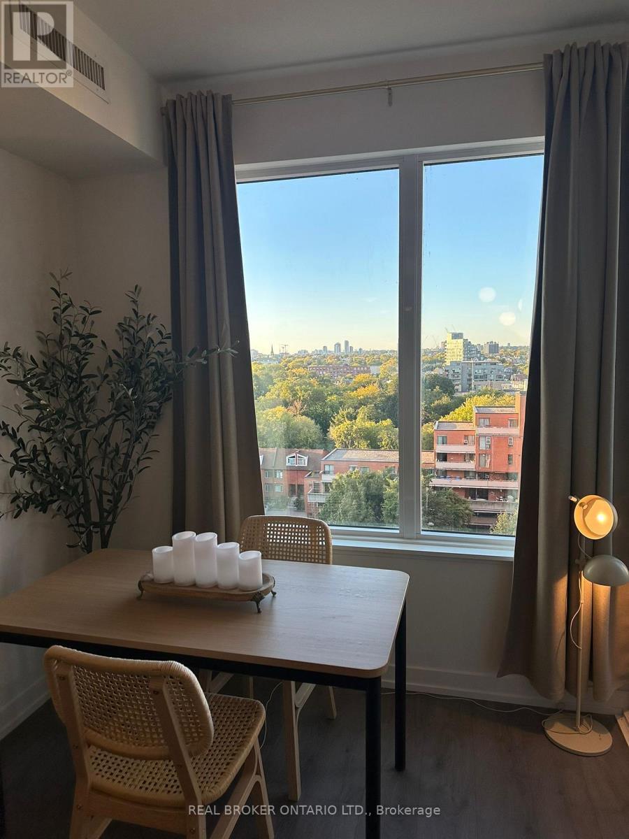 820 - 270 Dufferin Street, Toronto, ON - Indoor