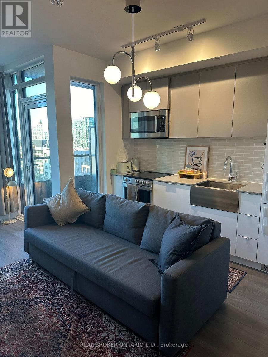 820 - 270 Dufferin Street, Toronto, ON - Indoor