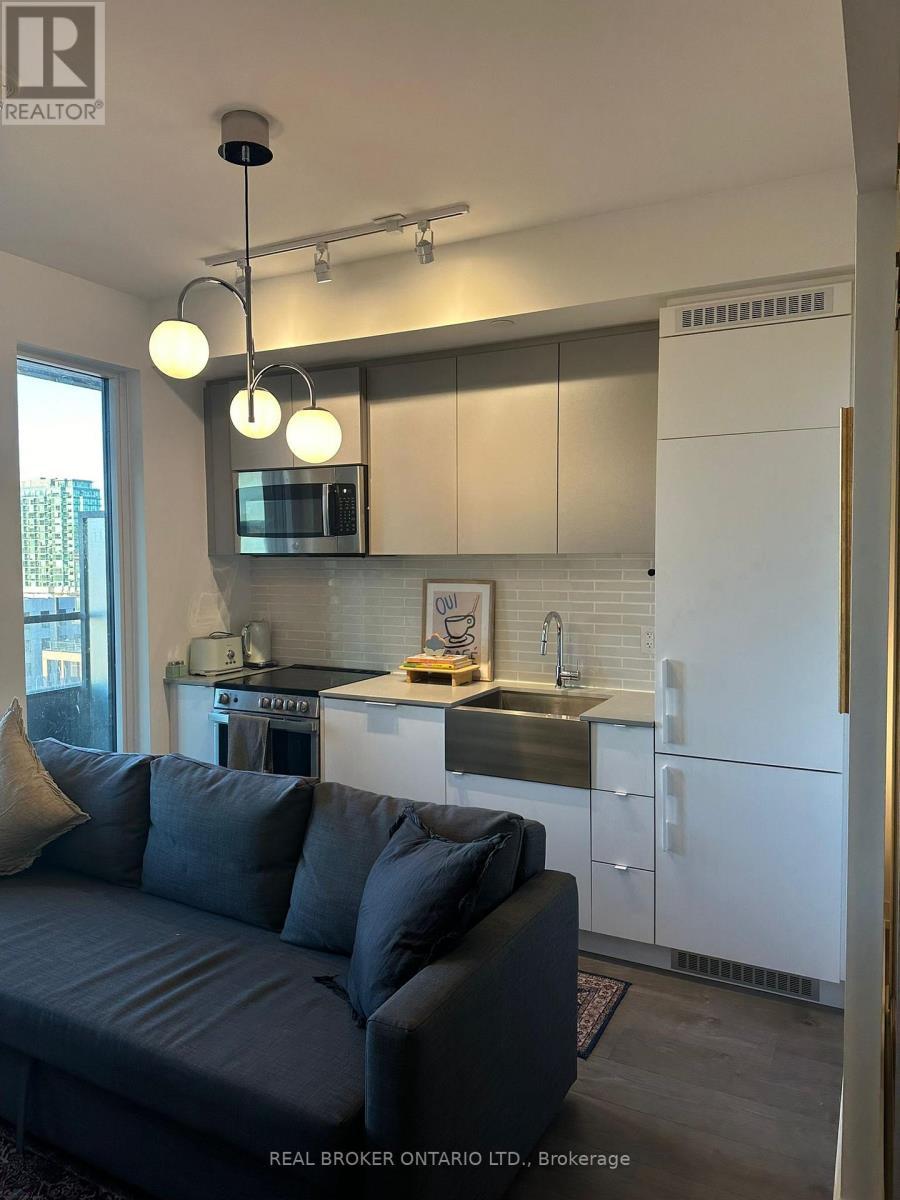 820 - 270 Dufferin Street, Toronto, ON - Indoor