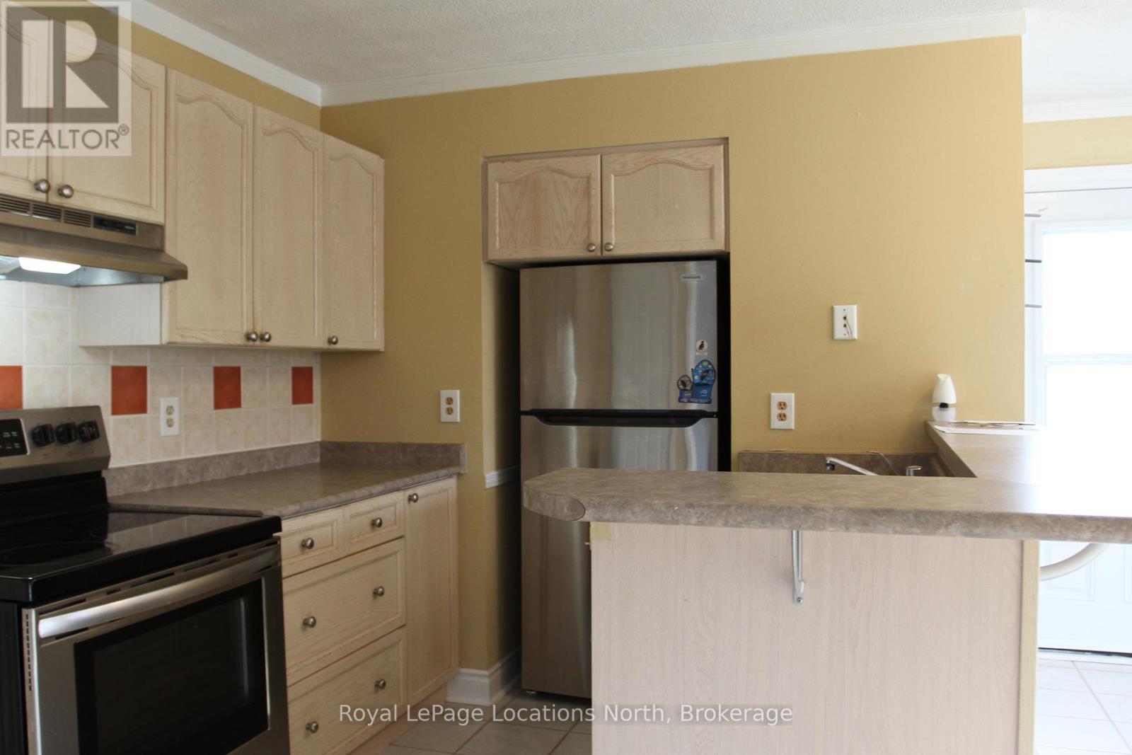 61 - 19 Dawson Drive, Collingwood, ON - Indoor Photo Showing Kitchen
