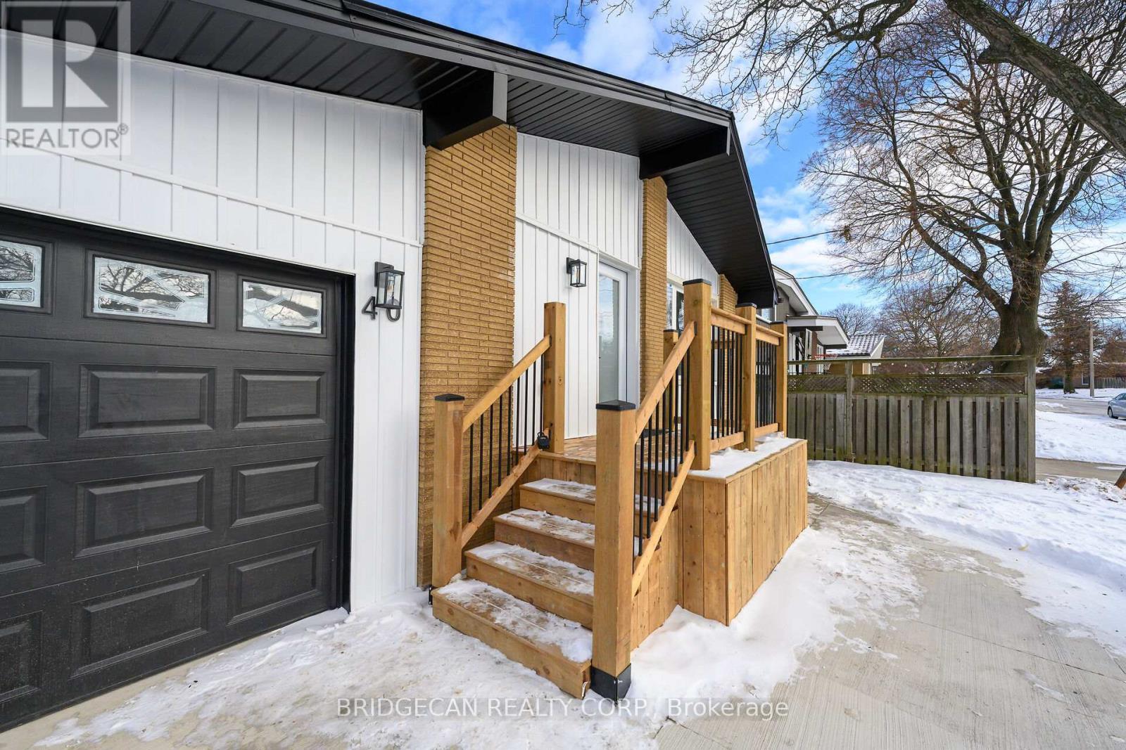 40 Westaway Place, Hamilton, ON - Outdoor With Exterior
