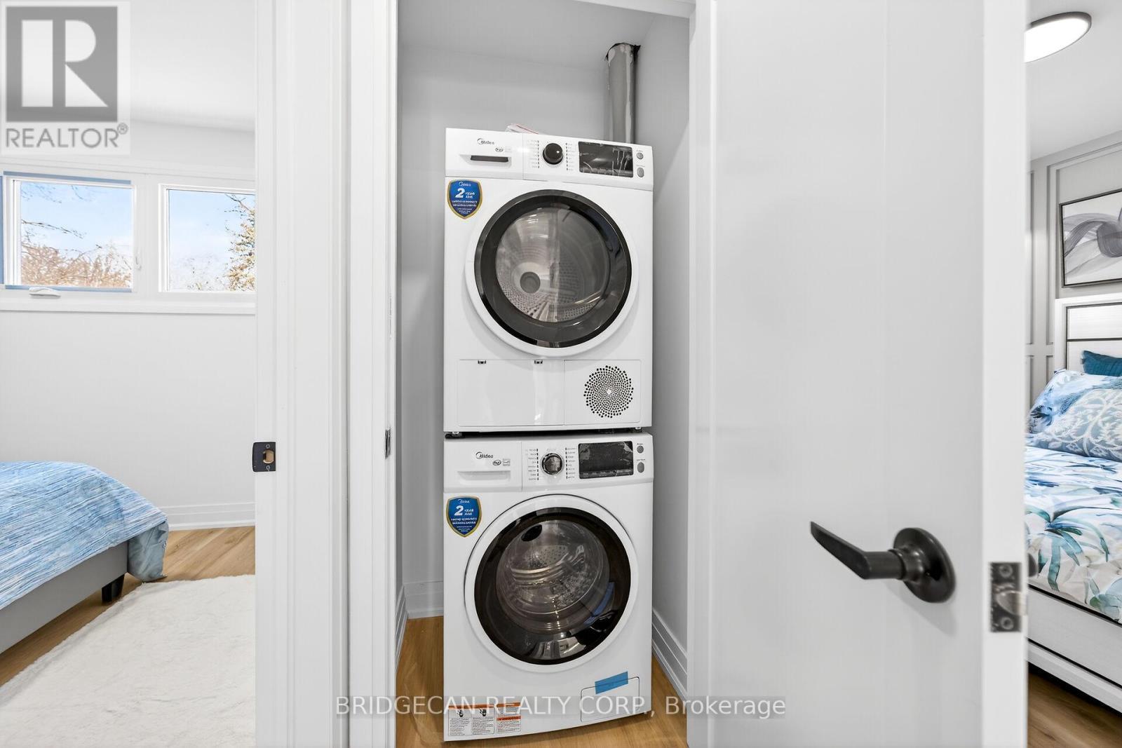 40 Westaway Place, Hamilton, ON - Indoor Photo Showing Laundry Room