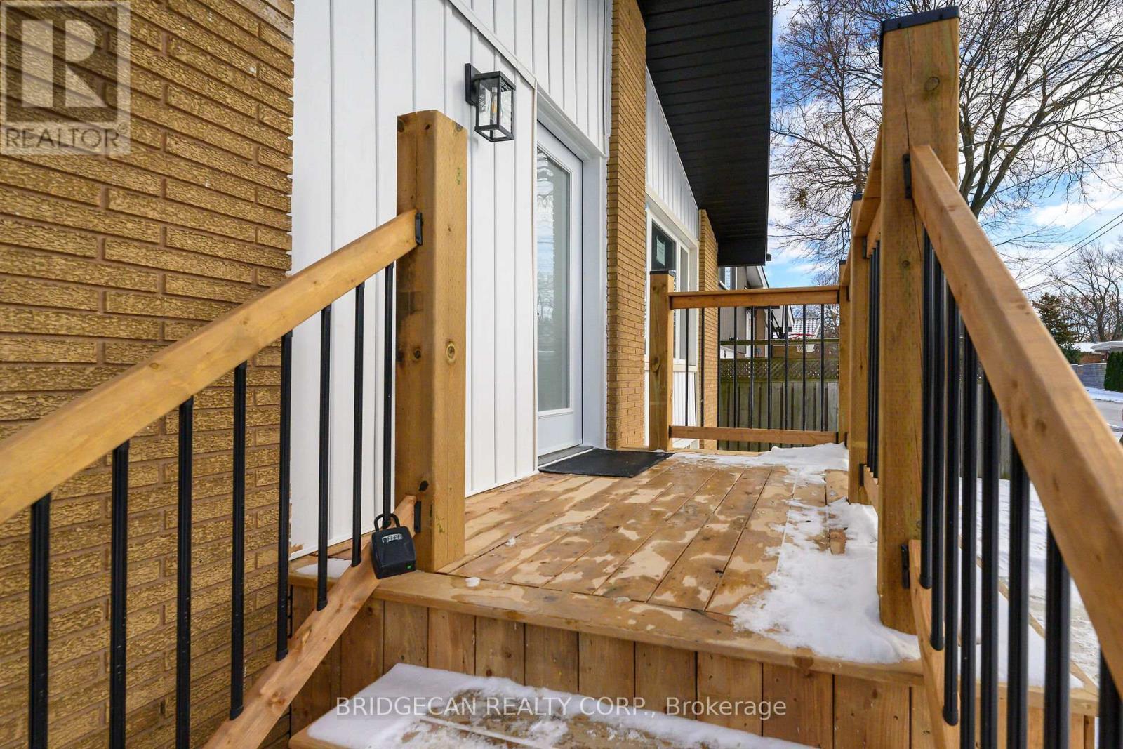 40 Westaway Place, Hamilton, ON - Outdoor With Exterior