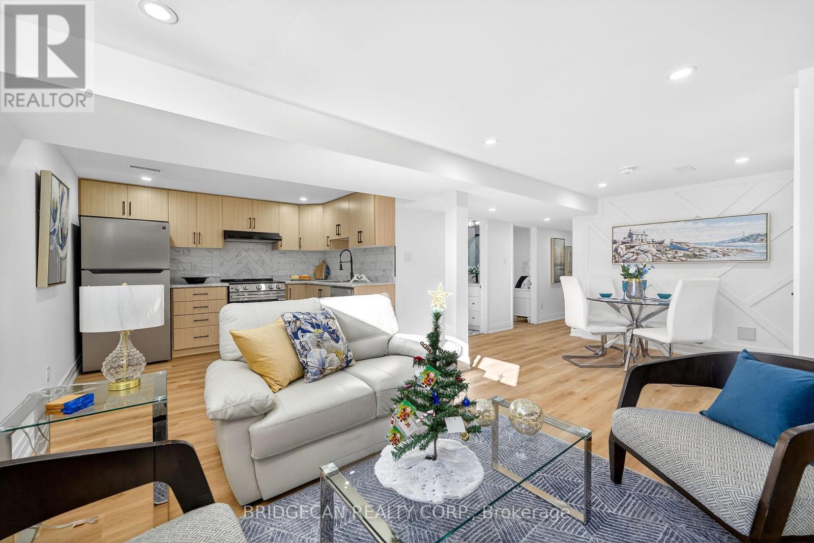 40 Westaway Place, Hamilton, ON - Indoor Photo Showing Living Room