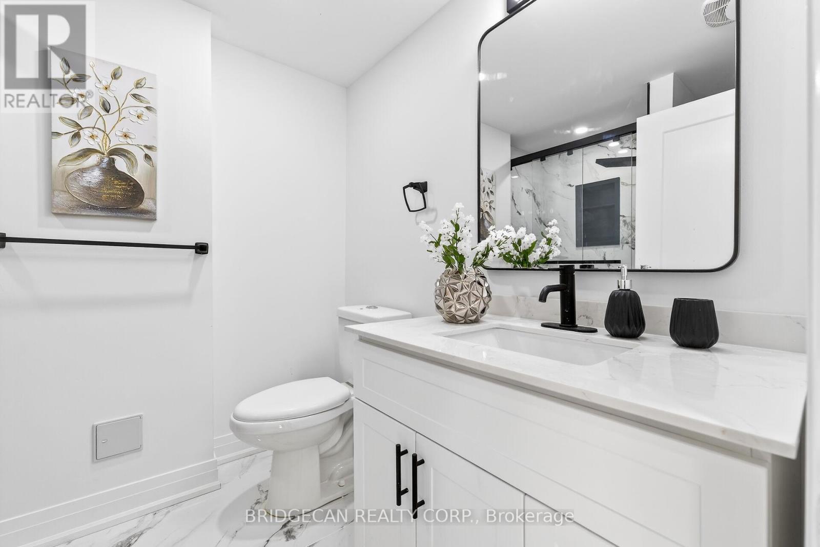 40 Westaway Place, Hamilton, ON - Indoor Photo Showing Bathroom