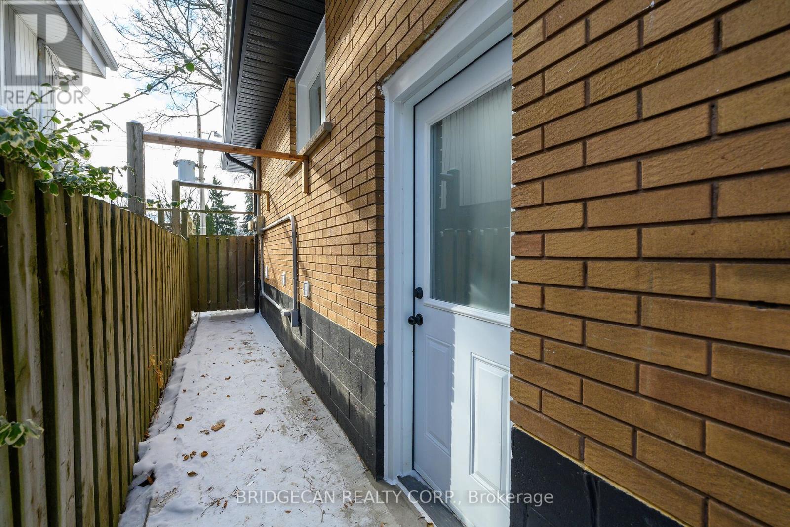 40 Westaway Place, Hamilton, ON - Outdoor With Exterior