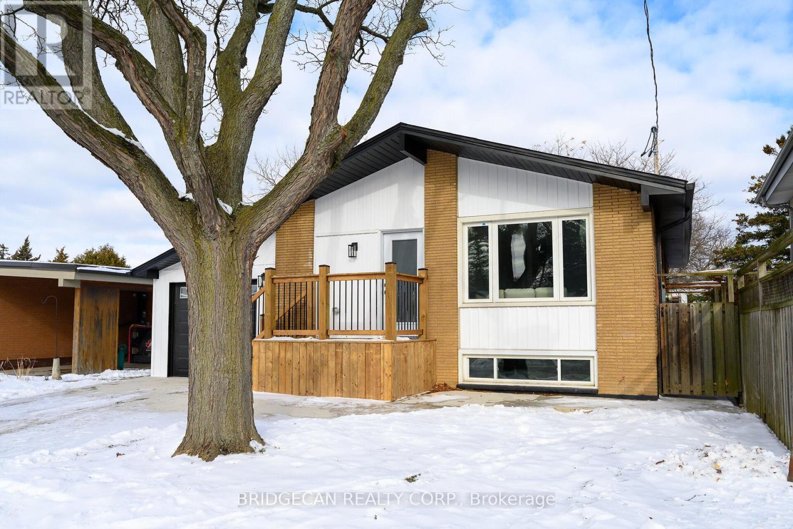 40 Westaway Place, Hamilton, ON - Outdoor