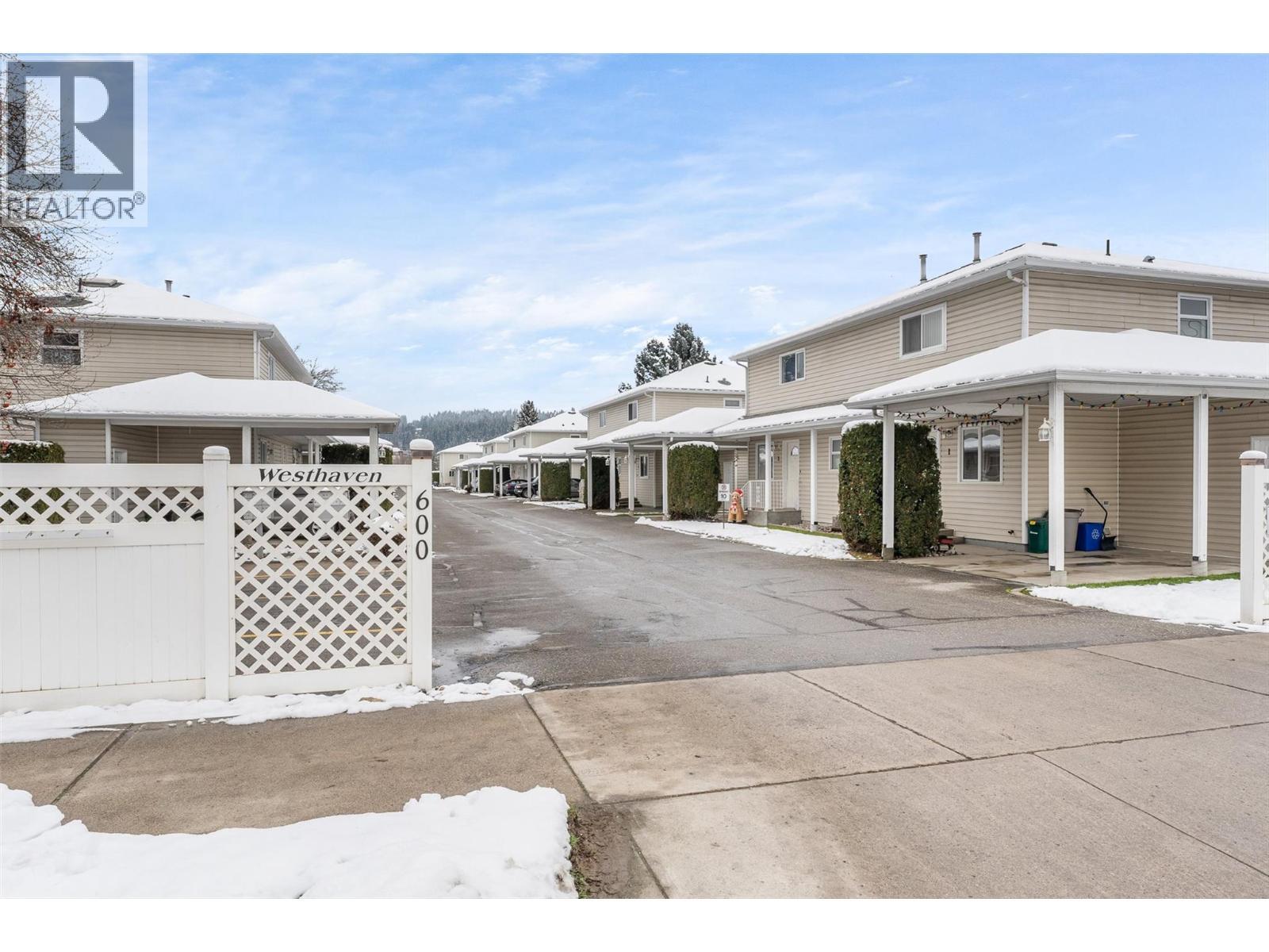 600 10 Street Sw Unit# 5, Salmon Arm, BC - Outdoor With Deck Patio Veranda