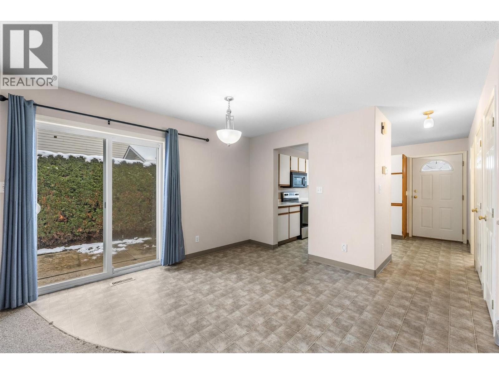 600 10 Street Sw Unit# 5, Salmon Arm, BC - Indoor Photo Showing Other Room