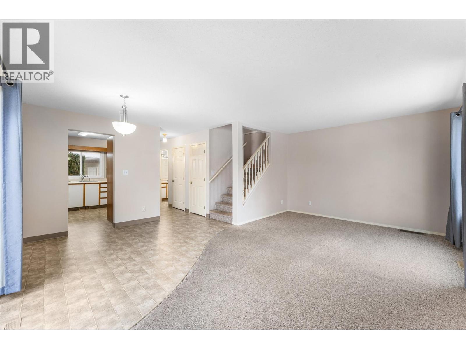 600 10 Street Sw Unit# 5, Salmon Arm, BC - Indoor Photo Showing Other Room