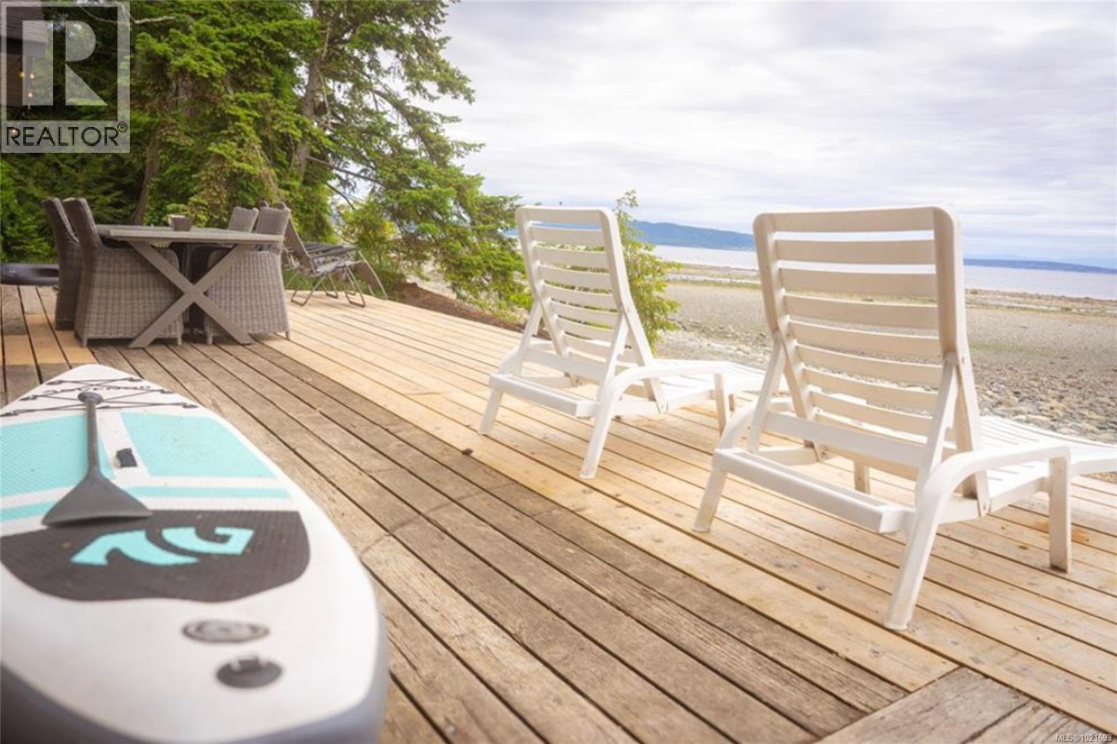 6641 Island Hwy W, Bowser, BC - Outdoor With Deck Patio Veranda