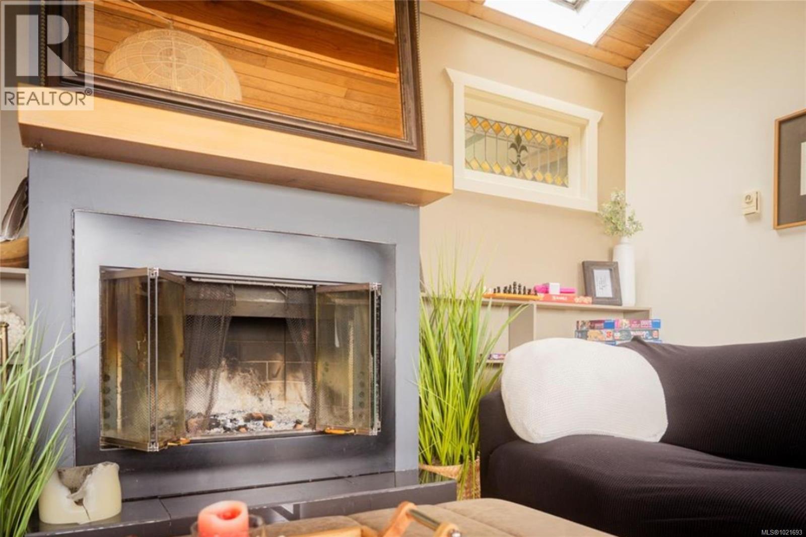 6641 Island Hwy W, Bowser, BC - Indoor With Fireplace