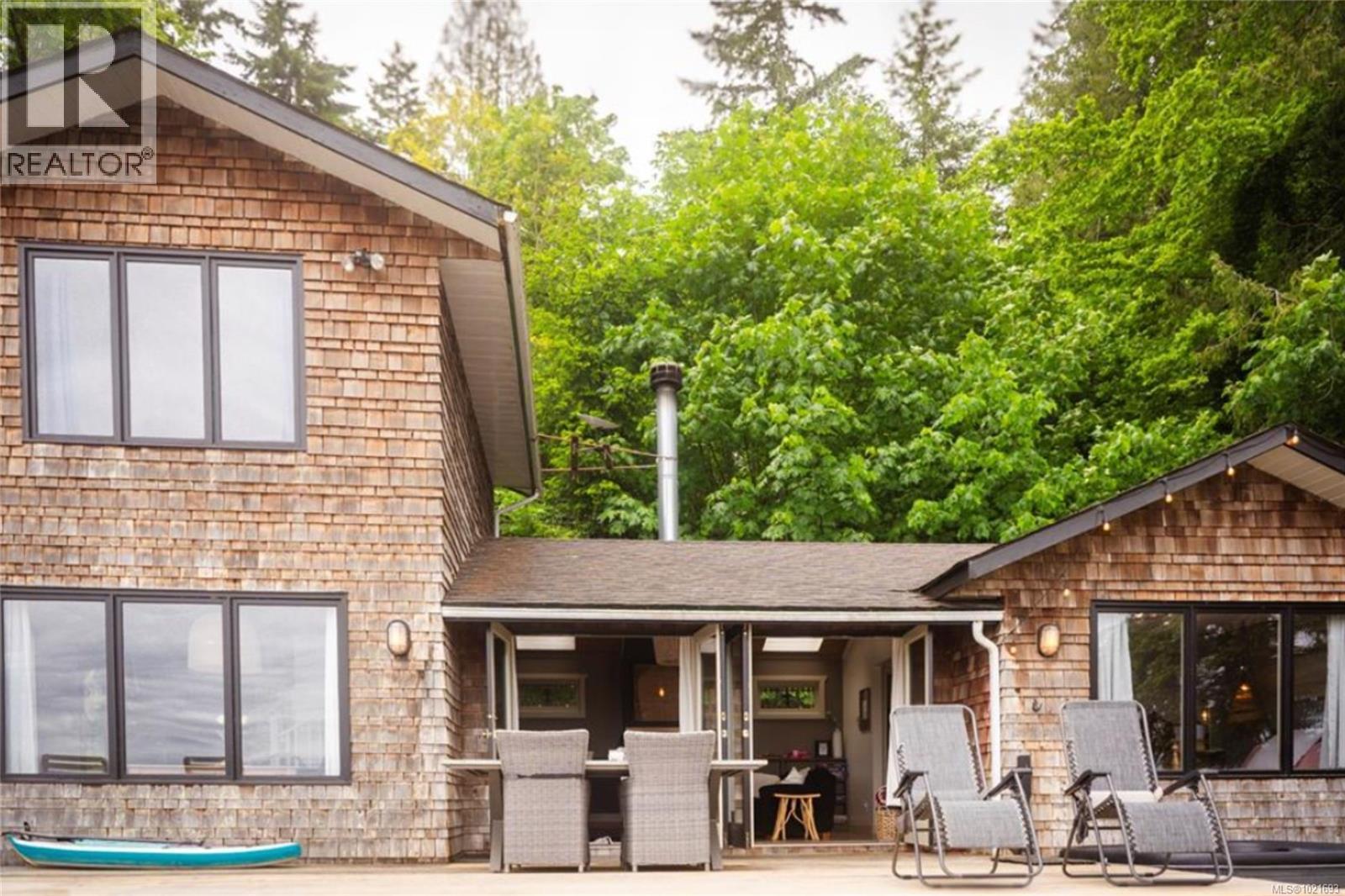 6641 Island Hwy W, Bowser, BC - Outdoor With Deck Patio Veranda