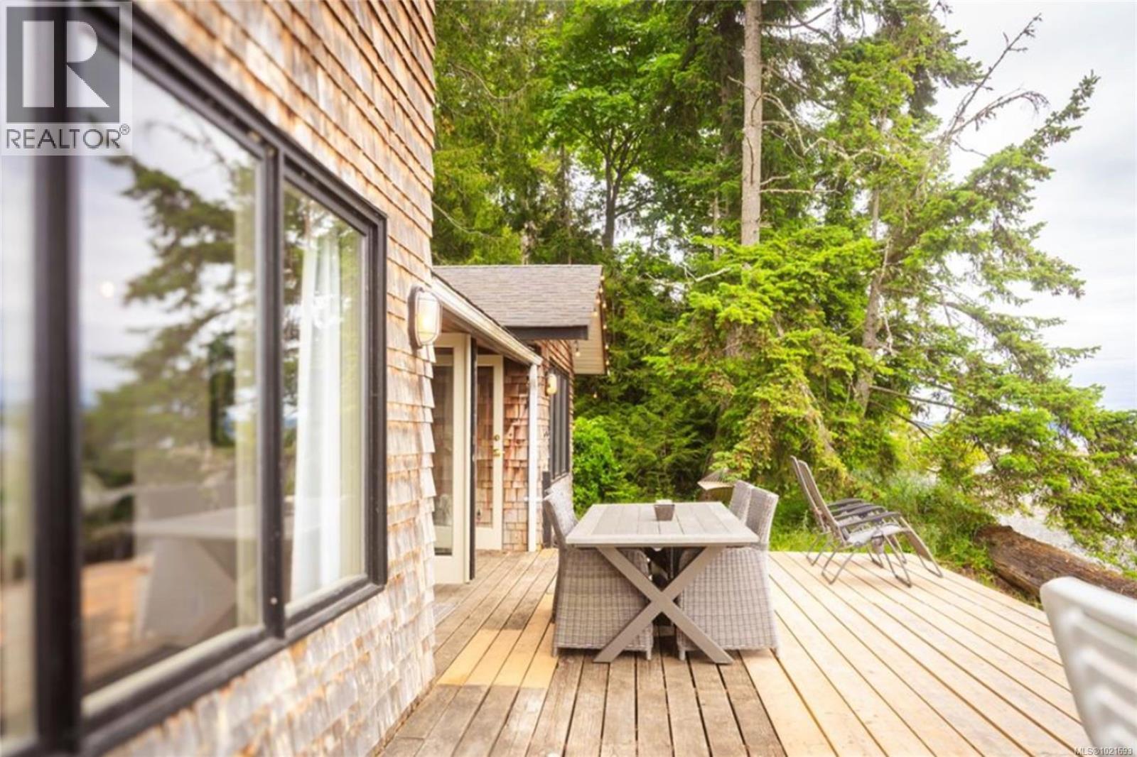 6641 Island Hwy W, Bowser, BC - Outdoor With Deck Patio Veranda With Exterior