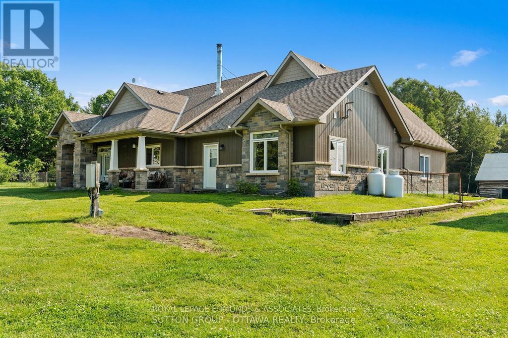 1448 Woito Station Road, Laurentian Valley, ON