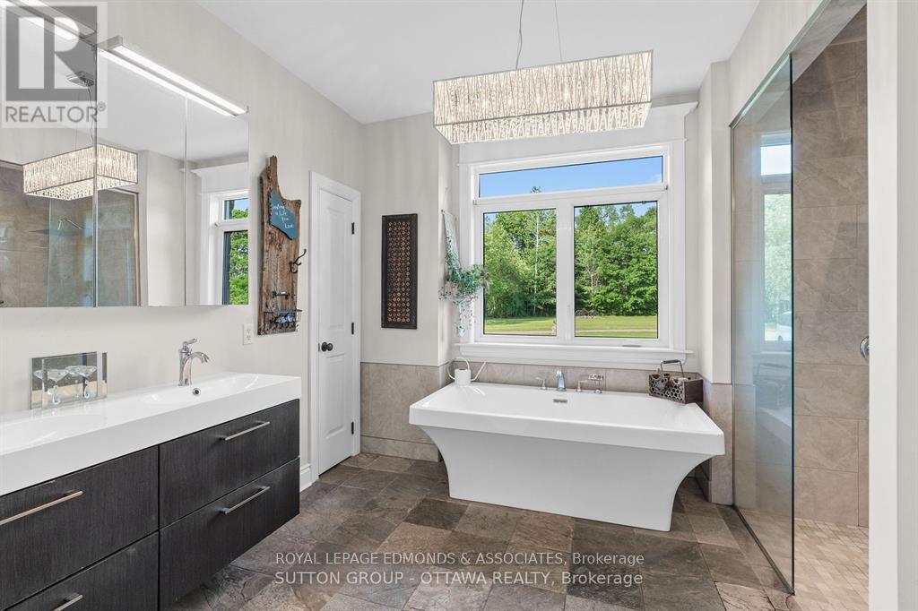 1448 Woito Station Road, Laurentian Valley, ON