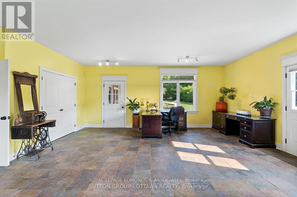 1448 Woito Station Road, Laurentian Valley, ON