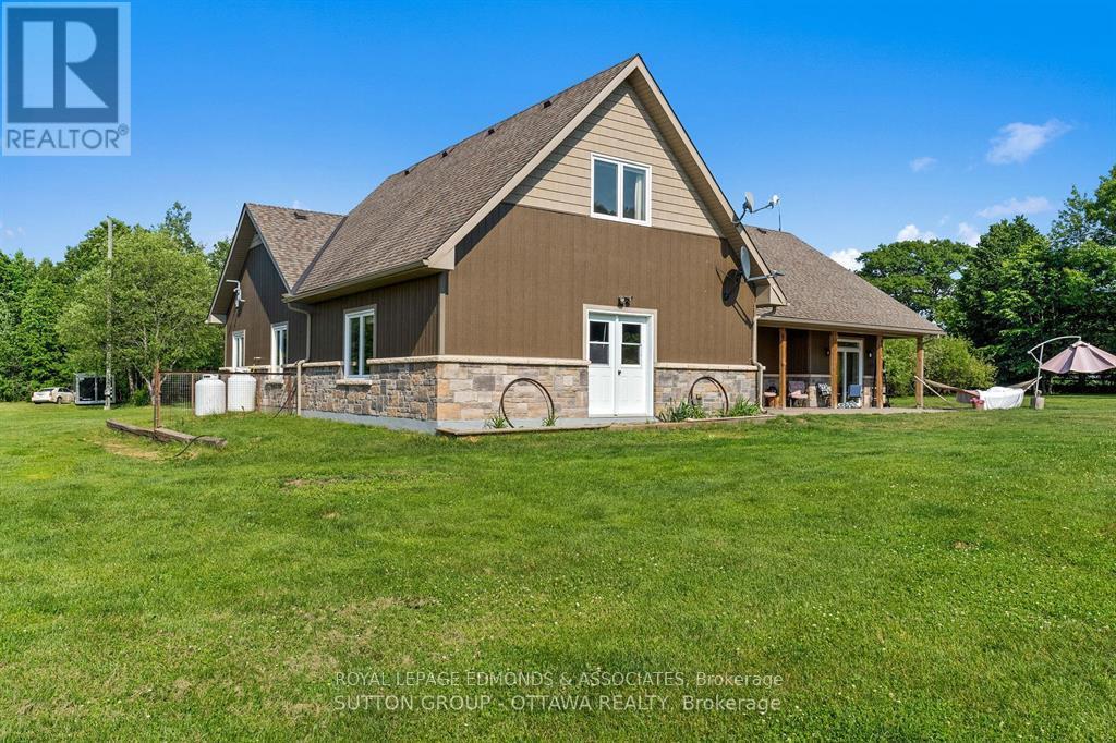 1448 Woito Station Road, Laurentian Valley, ON