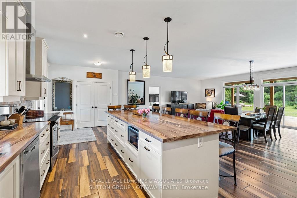 1448 Woito Station Road, Laurentian Valley, ON