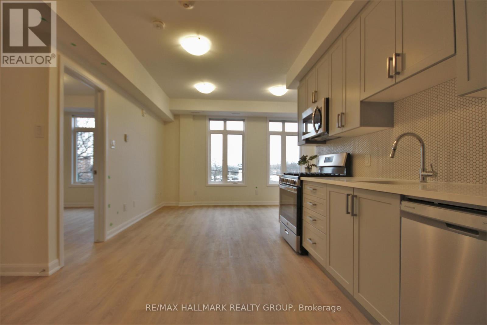 202 - 351 Croydon Avenue, Ottawa, ON - Indoor Photo Showing Kitchen
