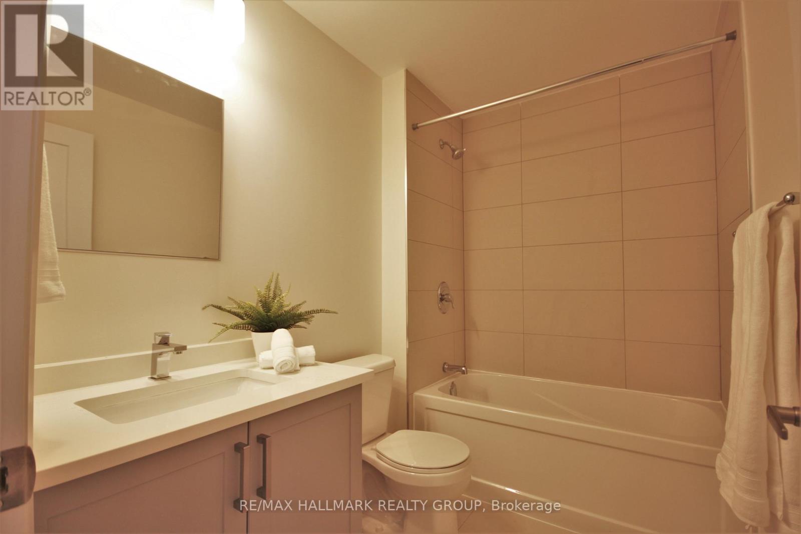 202 - 351 Croydon Avenue, Ottawa, ON - Indoor Photo Showing Bathroom