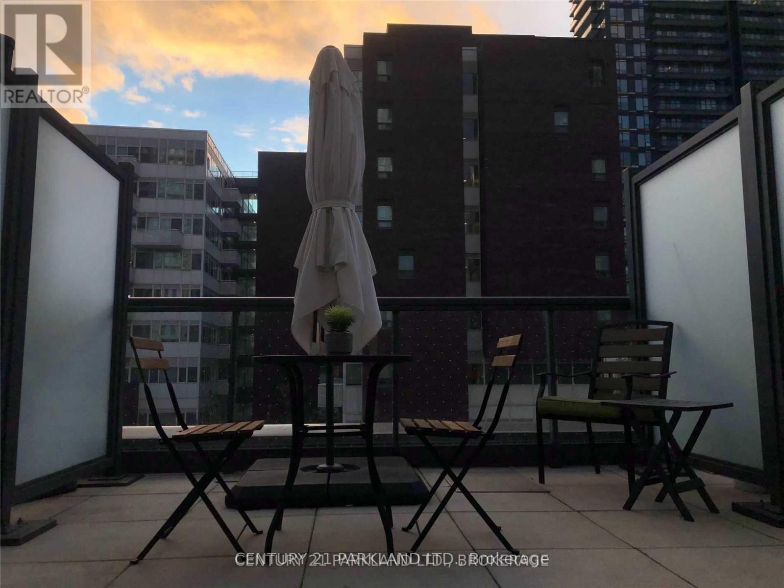 Great size terrace - 428 - 55 Regent Park Boulevard, Toronto, ON - Outdoor